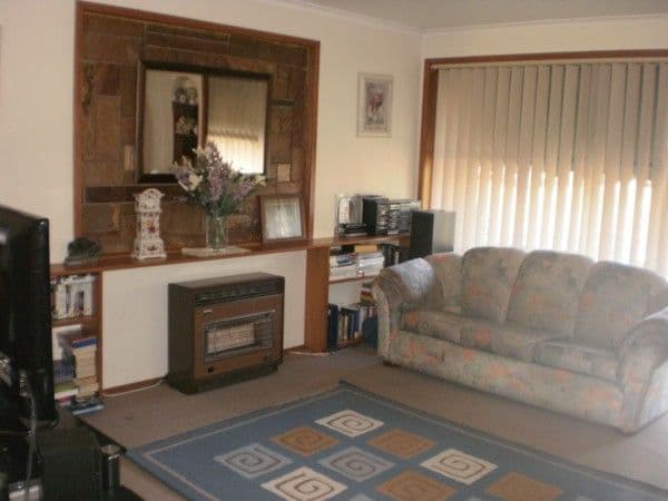 9 Mitre Crescent, FRANKSTON NORTH VIC 3200, Frankston North - Thumbnail 2