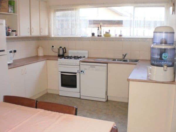 9 Mitre Crescent, FRANKSTON NORTH VIC 3200, Frankston North - Thumbnail 3