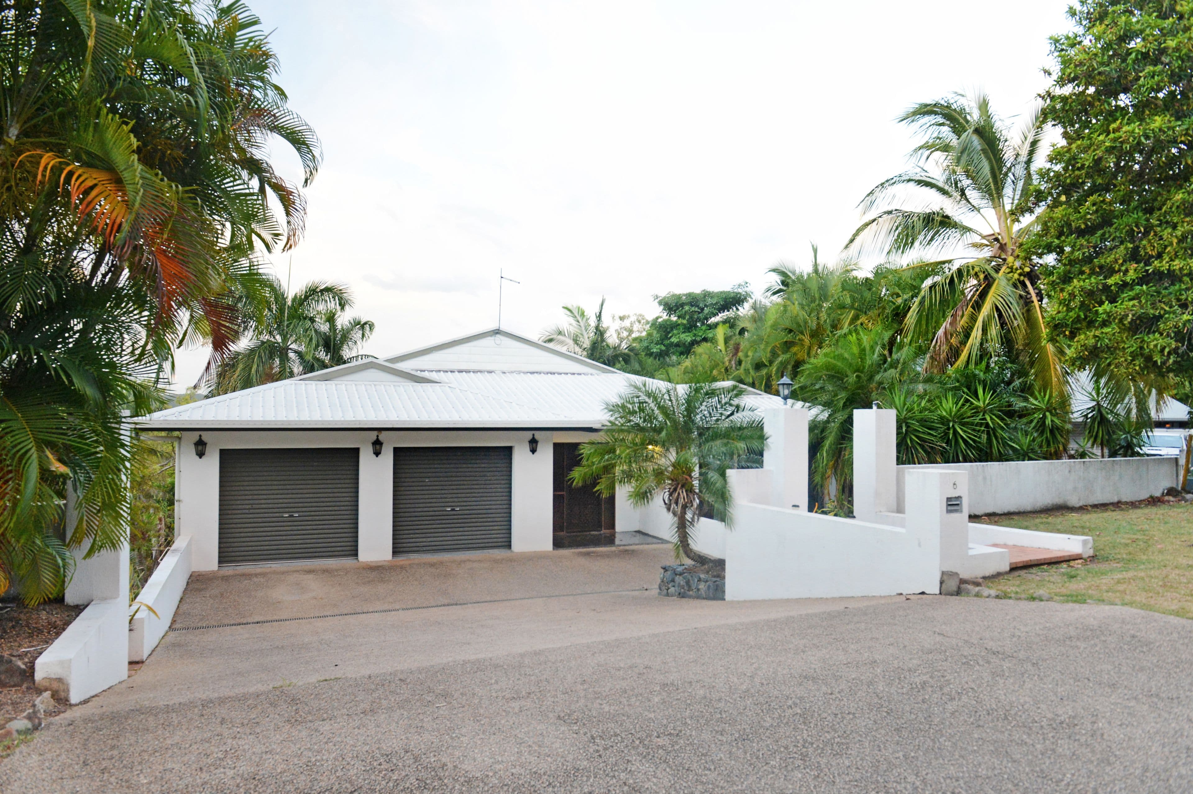 6 South Molle Boulevard, Cannonvale QLD 4802, Cannonvale - Thumbnail 2