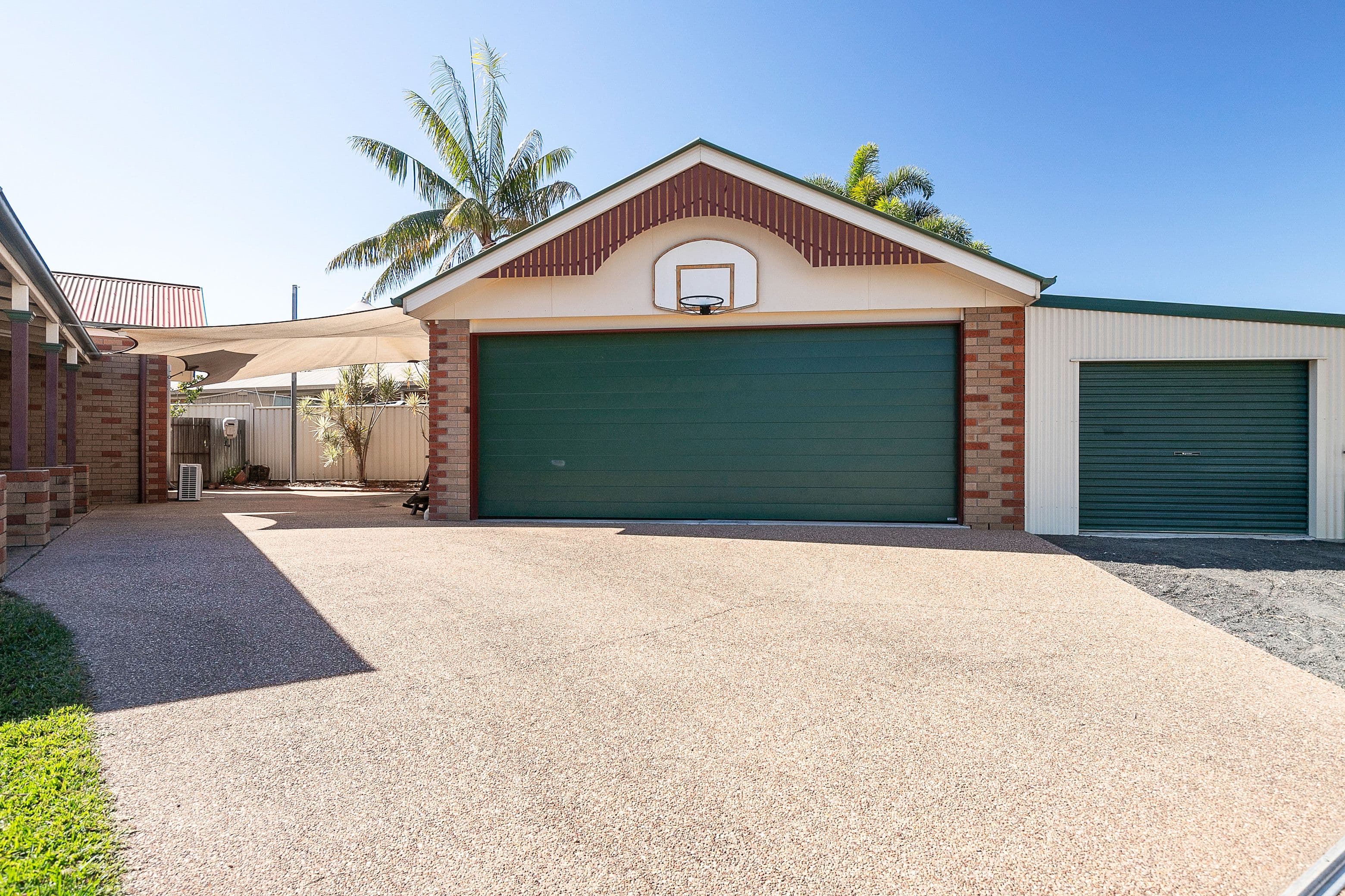 1 Baldwin Street, Emerald QLD 4720, Emerald - Thumbnail 2