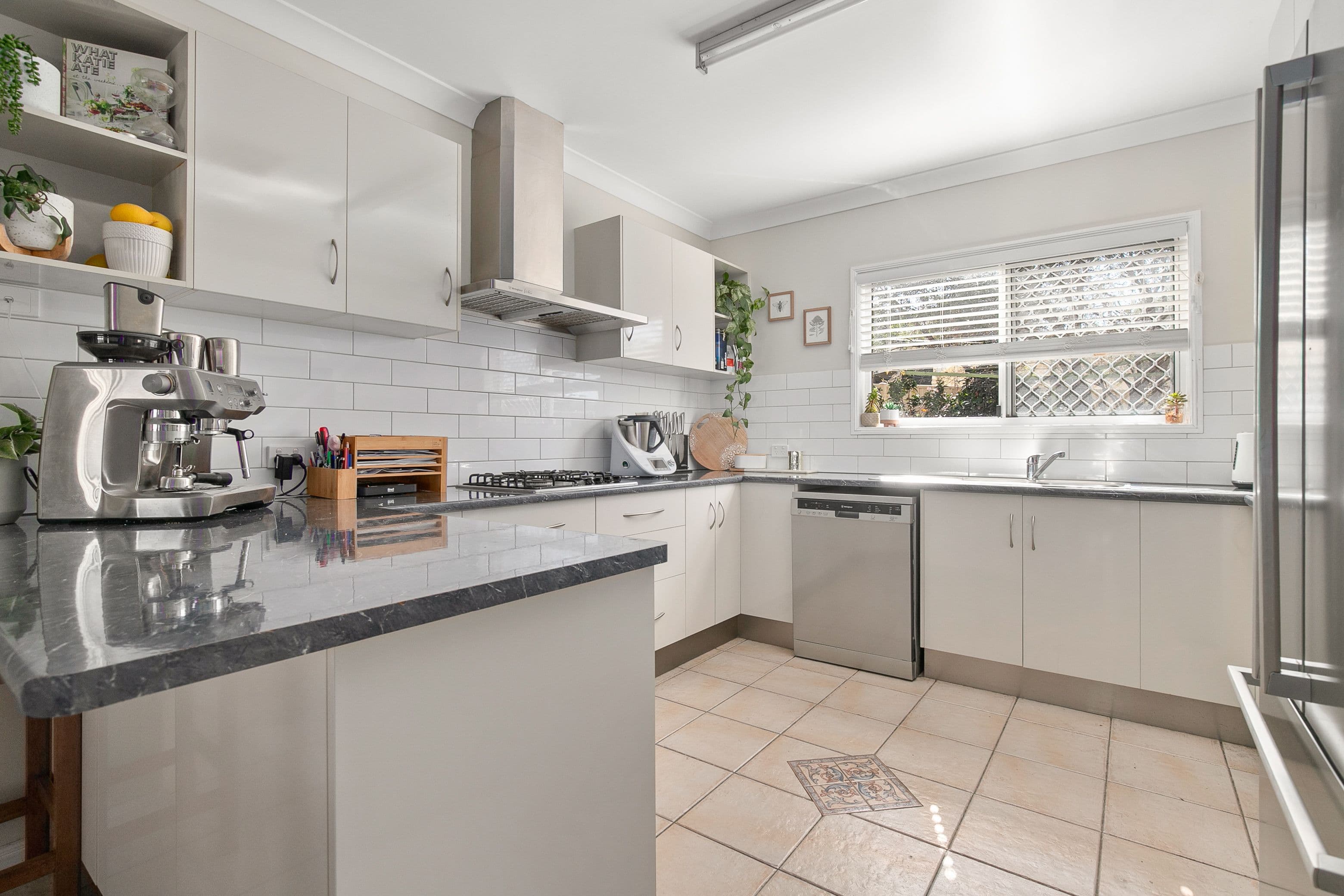 1 Baldwin Street, Emerald QLD 4720, Emerald - Thumbnail 8
