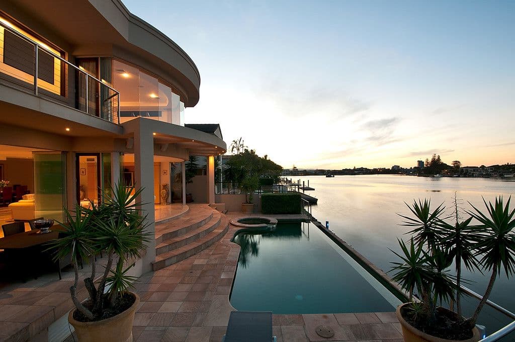 17 Naples Avenue, Isle Of Capri QLD 4217, Isle Of Capri - Thumbnail 2