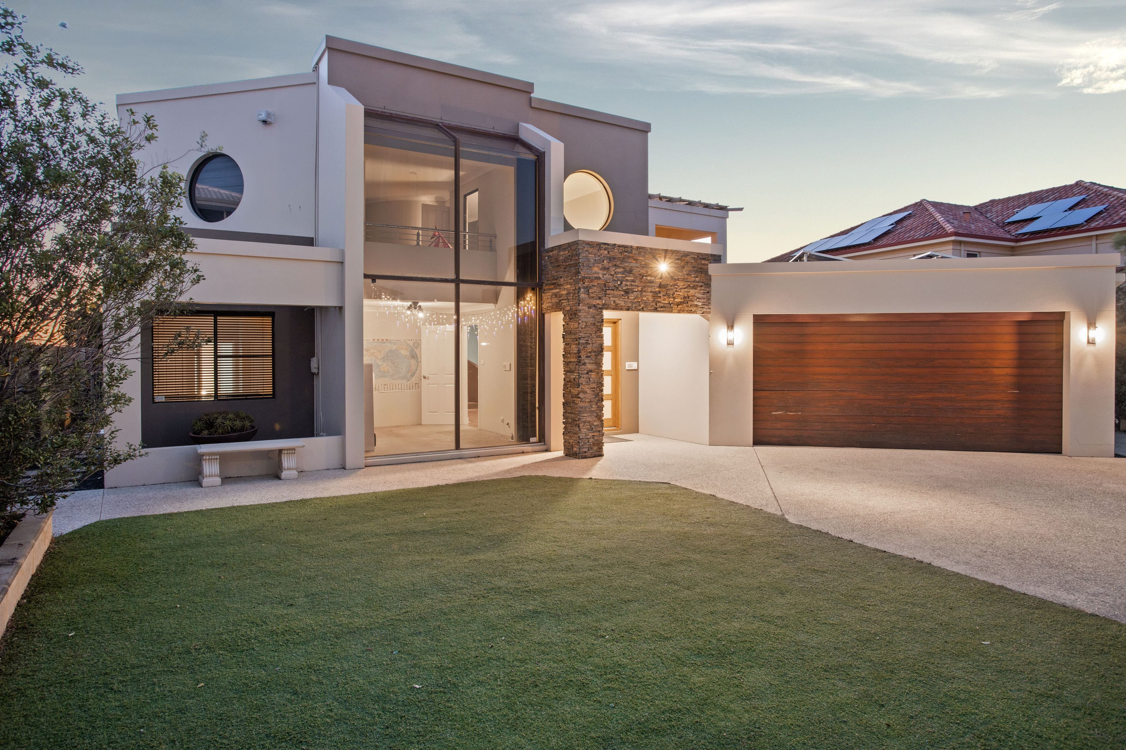 19 Ashmore Way, Sorrento WA 6020, Sorrento - Thumbnail 2