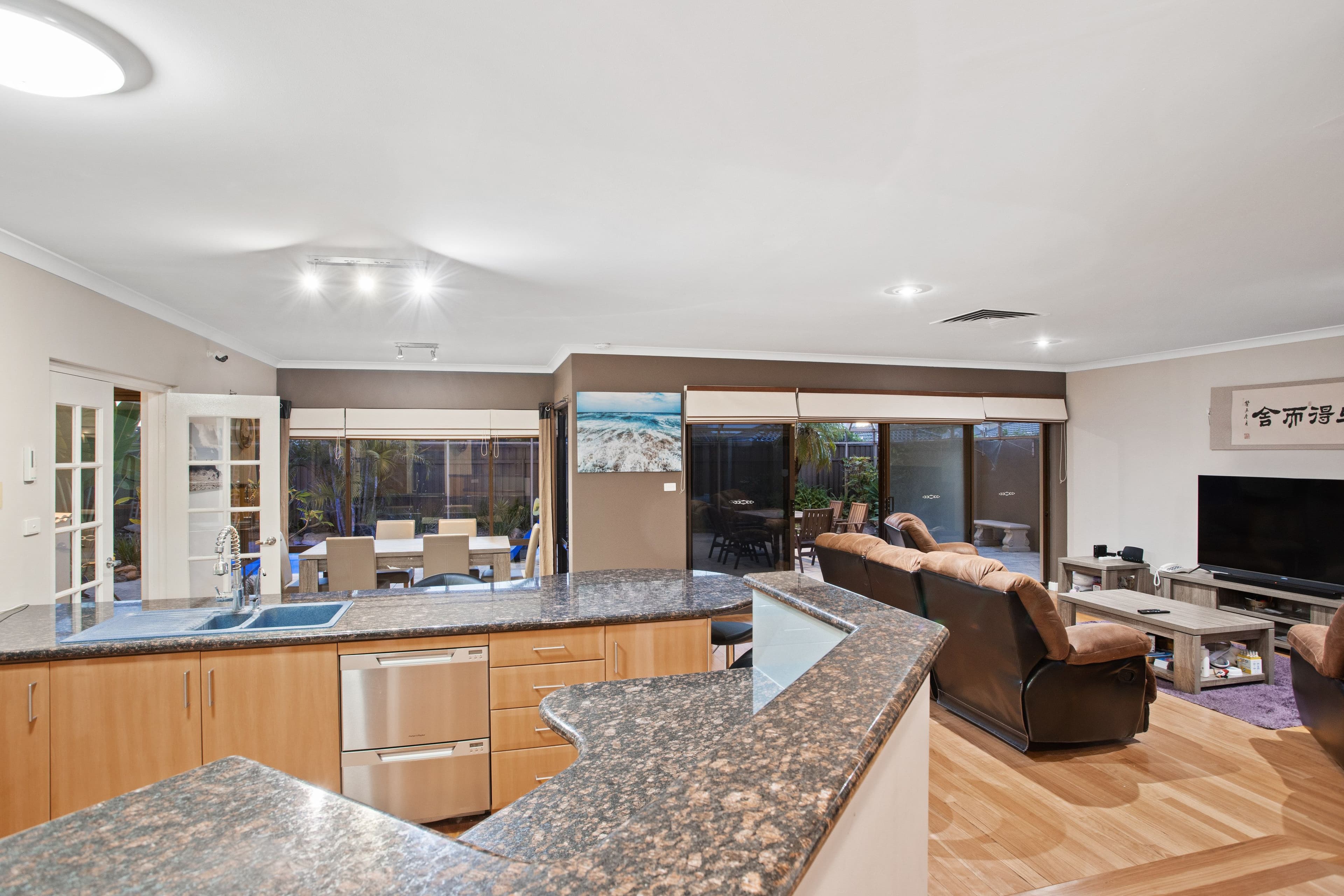 19 Ashmore Way, Sorrento WA 6020, Sorrento - Thumbnail 7