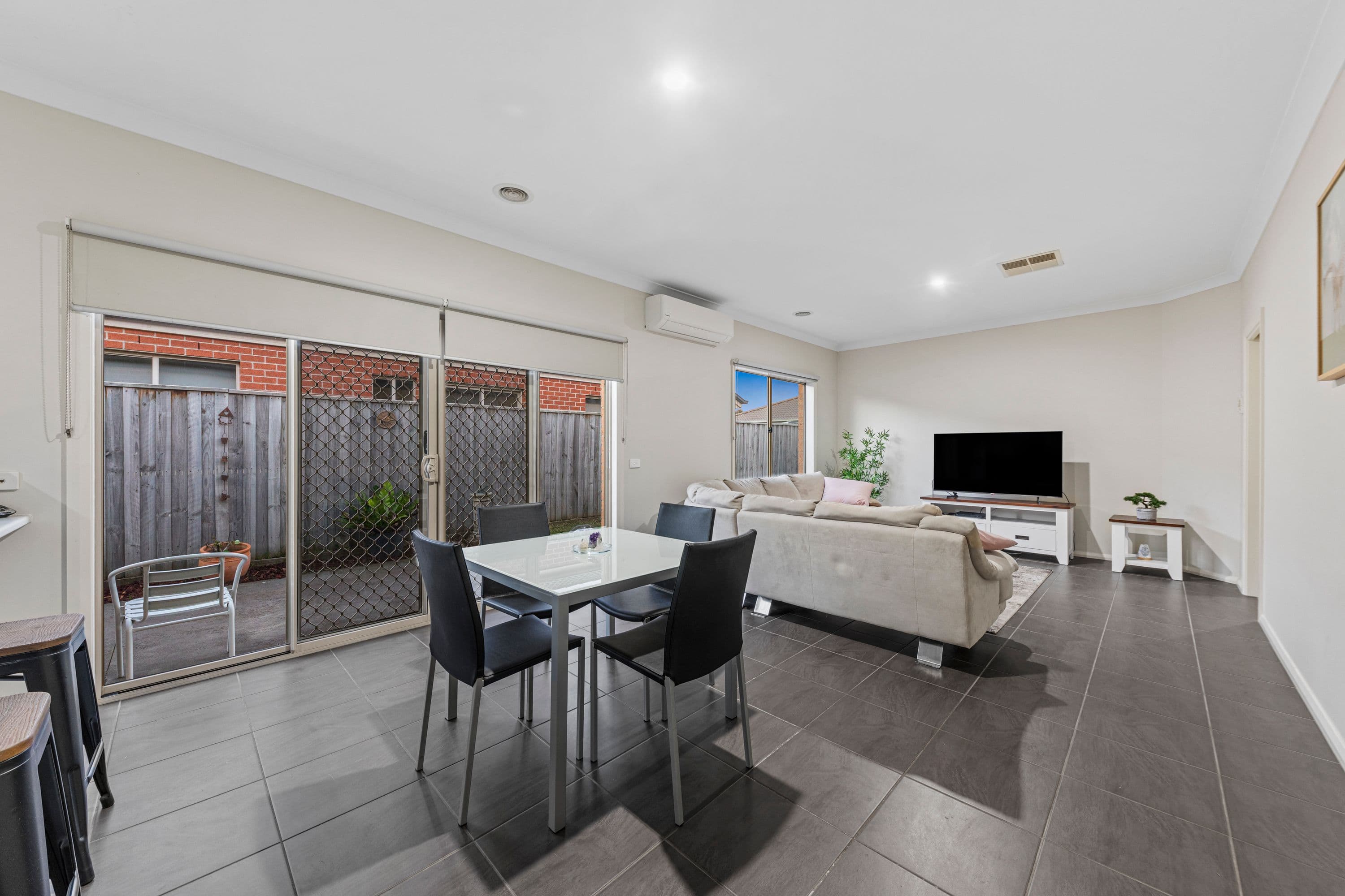 32 Saffron Avenue, Officer VIC 3809, Officer - Thumbnail 5