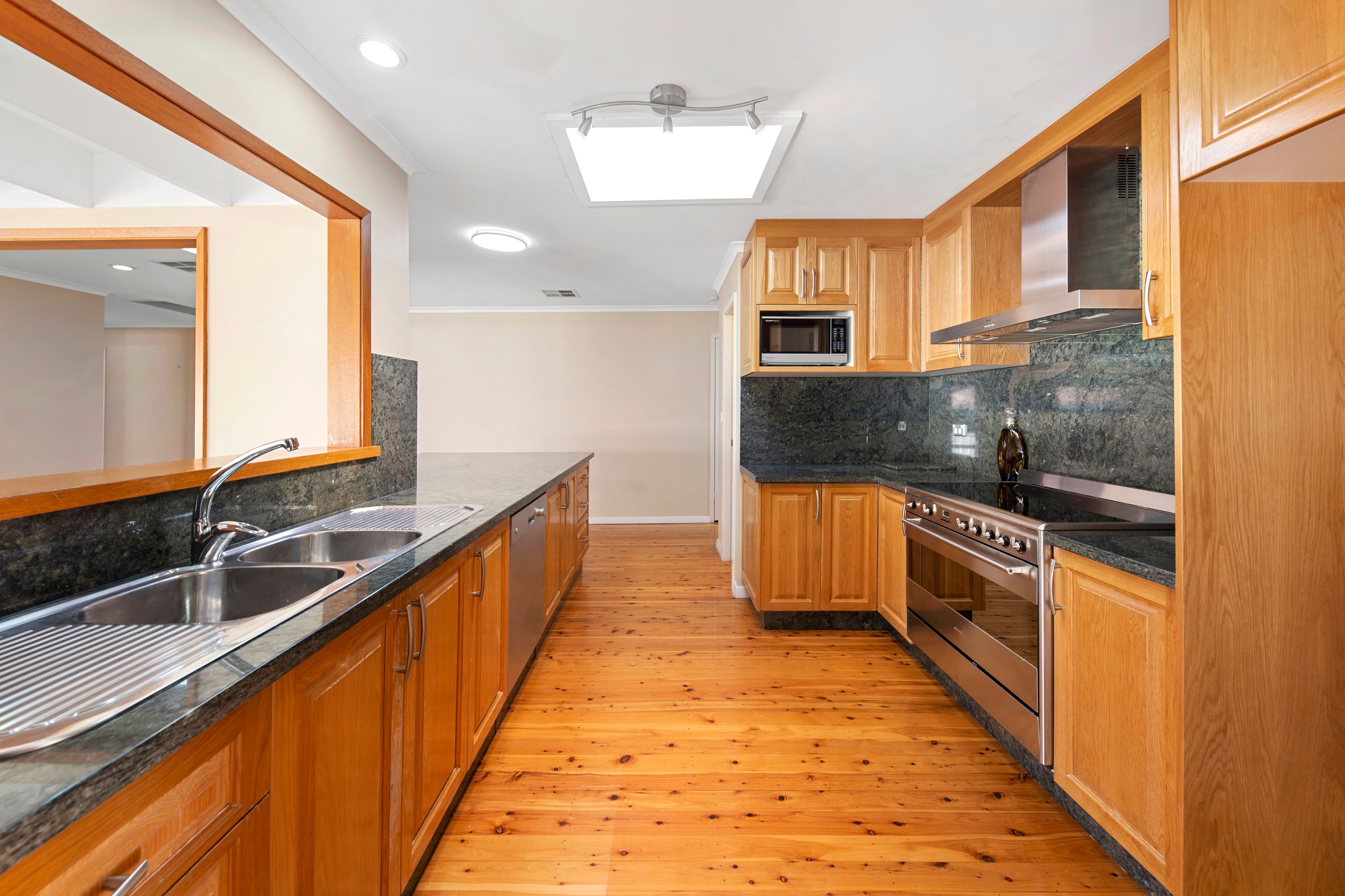 48 Mariner Road, Illawong NSW 2234, Illawong - Thumbnail 4