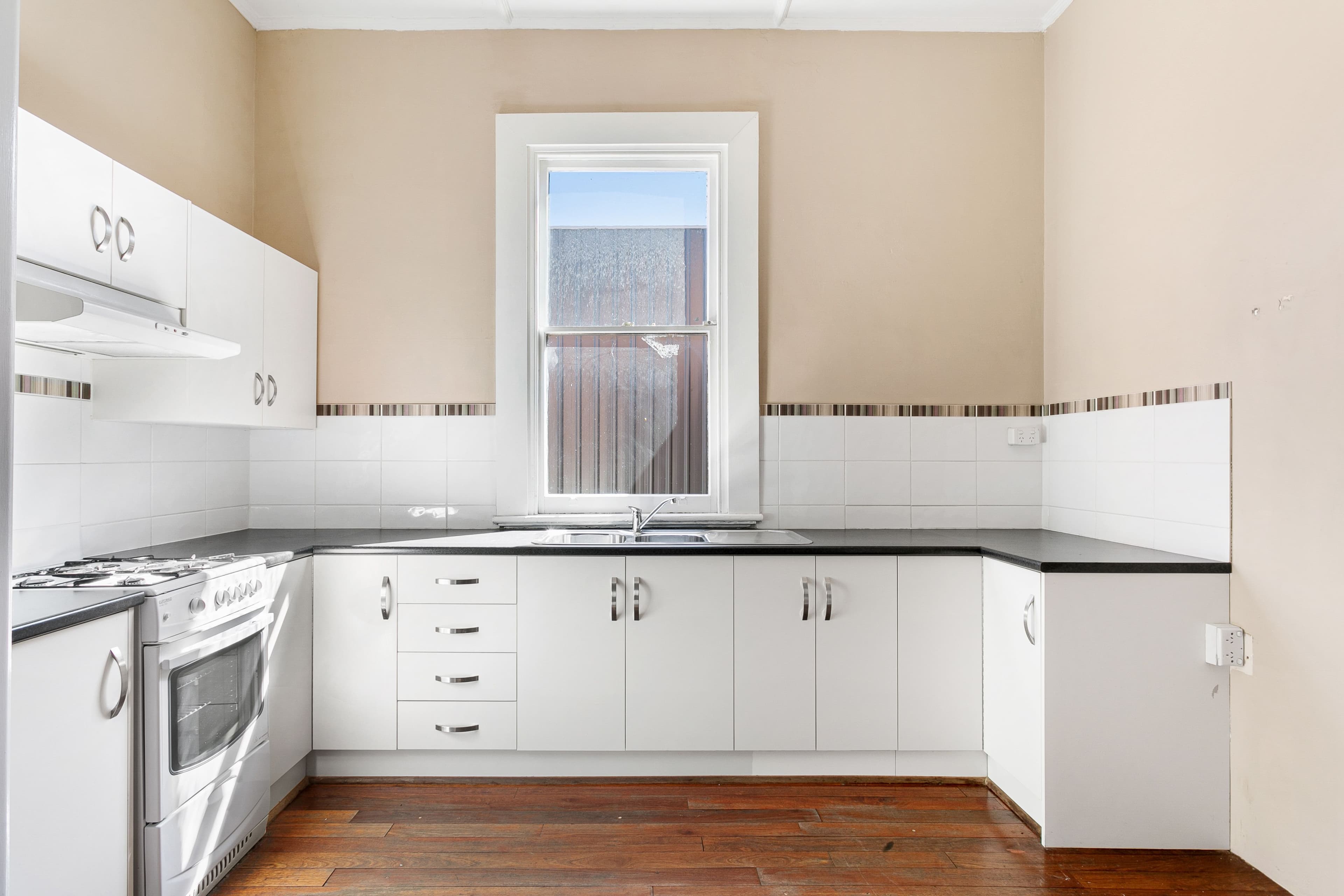 2 Bourn Avenue, West Hindmarsh SA 5007, West Hindmarsh - Thumbnail 4