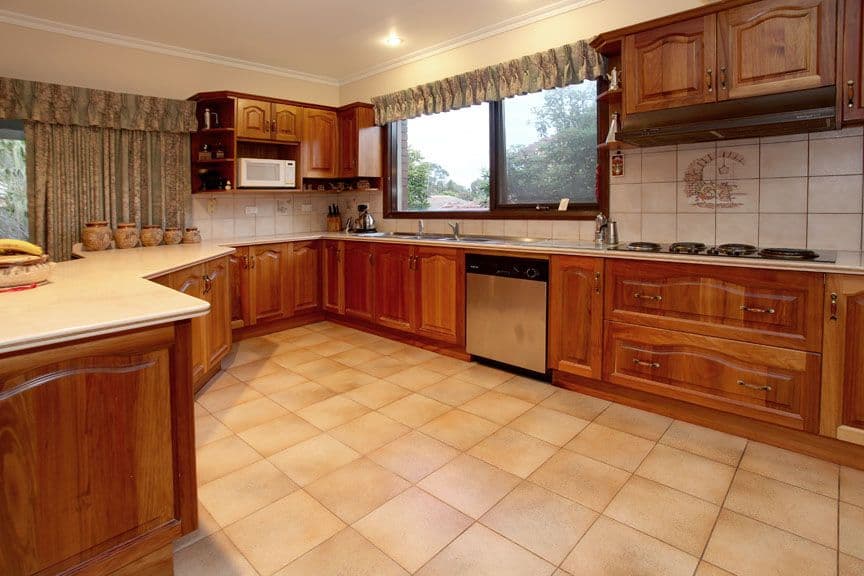 8 Threadbow Crescent, WHEELERS HILL VIC 3150, Wheelers Hill - Thumbnail 2
