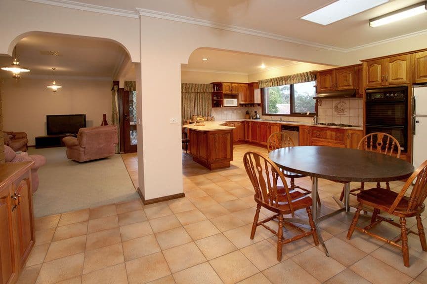 8 Threadbow Crescent, WHEELERS HILL VIC 3150, Wheelers Hill - Thumbnail 4