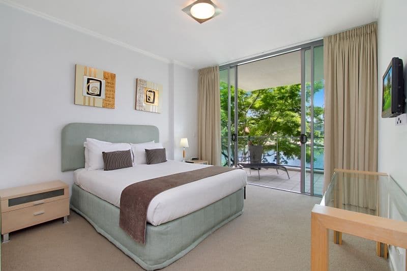 2005 'Freshwater Point' 33 T E Peters Drive, Broadbeach Waters QLD 4218, Broadbeach Waters - Thumbnail 3