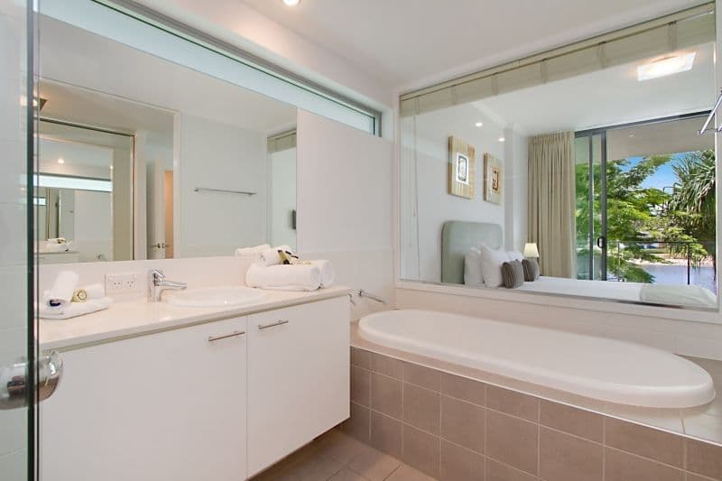 2005 'Freshwater Point' 33 T E Peters Drive, Broadbeach Waters QLD 4218, Broadbeach Waters - Thumbnail 4