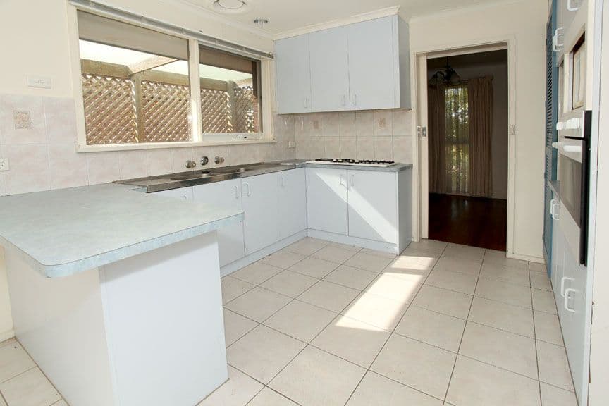 19 Mackellar Avenue, WHEELERS HILL VIC 3150, Wheelers Hill - Thumbnail 4