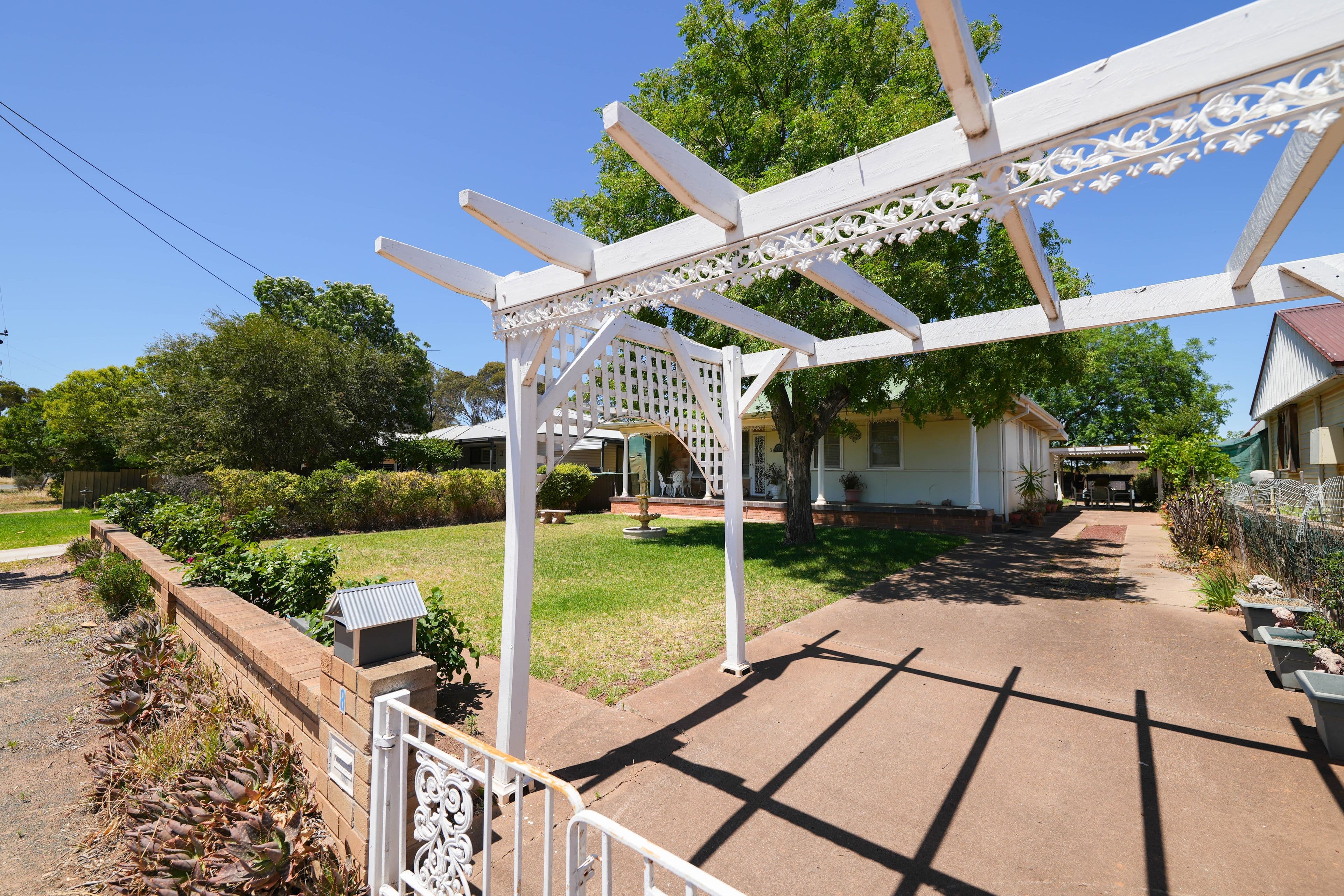 8 Park Street, West Wyalong NSW 2671, West Wyalong - Thumbnail 2