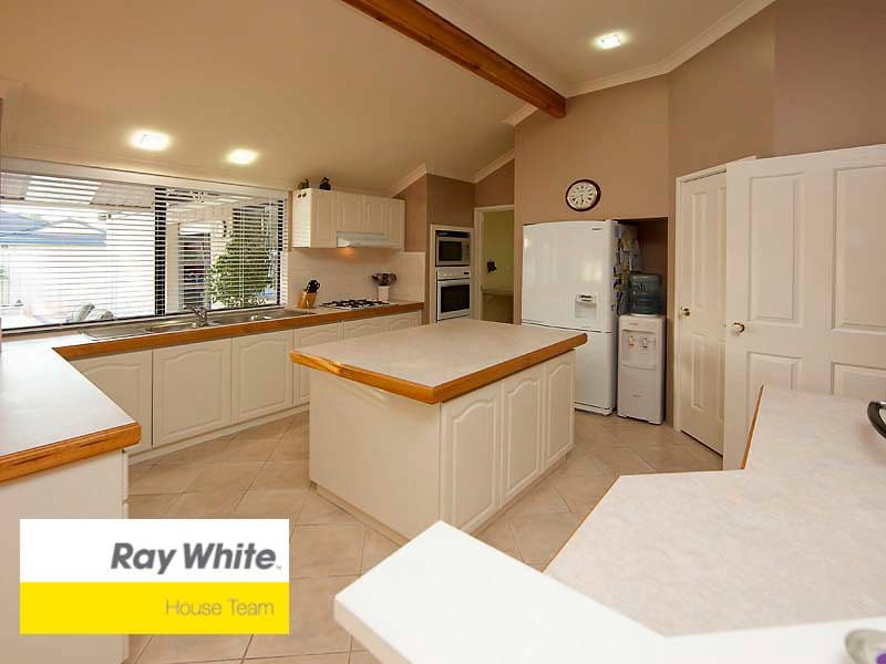 1 Frampton Crescent, CANNING VALE WA 6155, Canning Vale - Thumbnail 3