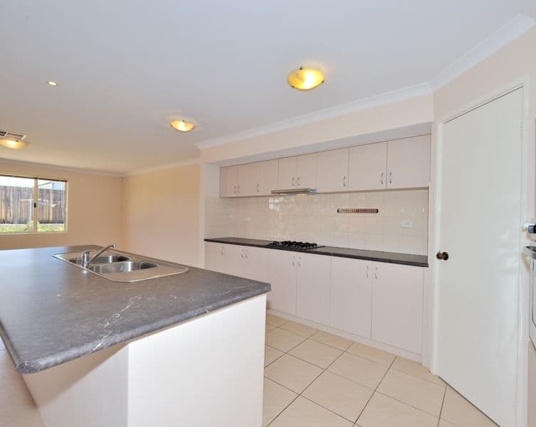 48 Rosehill Road, Lower Plenty, Lower Plenty - Thumbnail 2