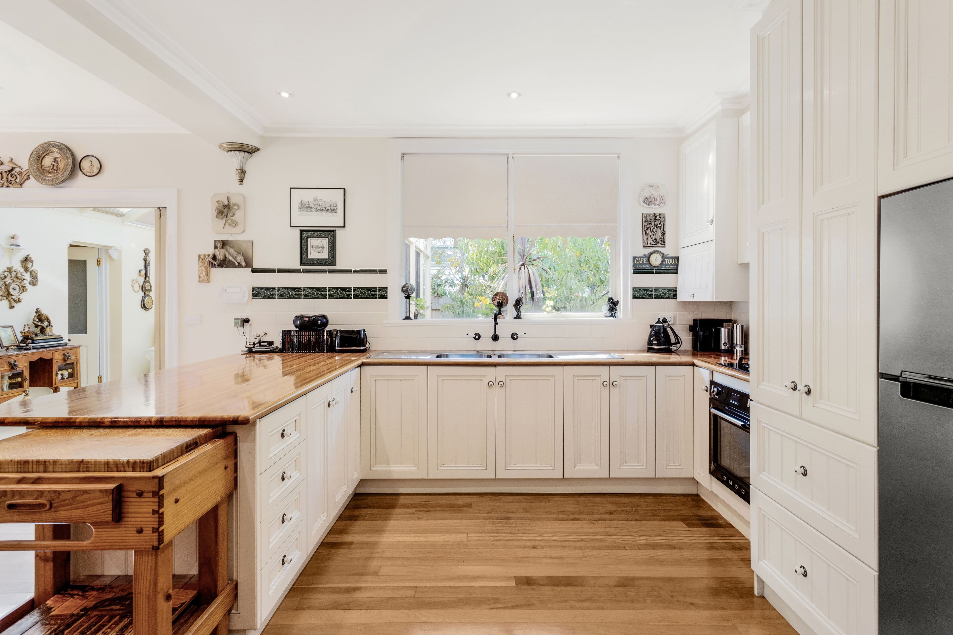 53 Carlisle Crescent, Hughesdale VIC 3166, Hughesdale - Thumbnail 3