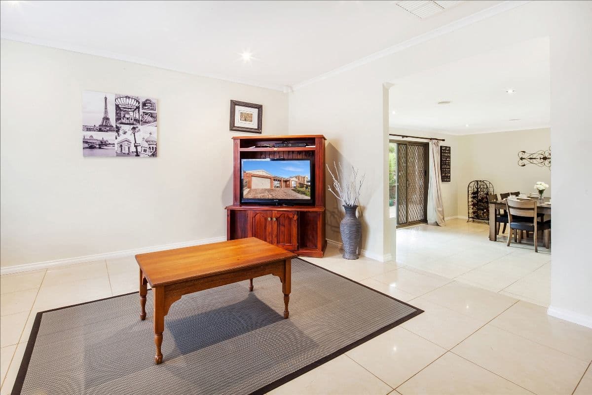 1 Cottage Close, ROXBURGH PARK VIC 3064, Roxburgh Park - Thumbnail 2