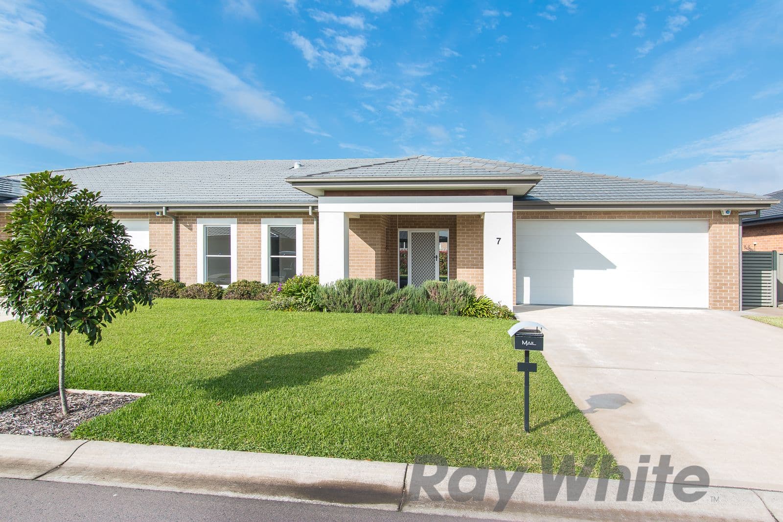 7 Heron Circuit, Fullerton Cove - Image 1