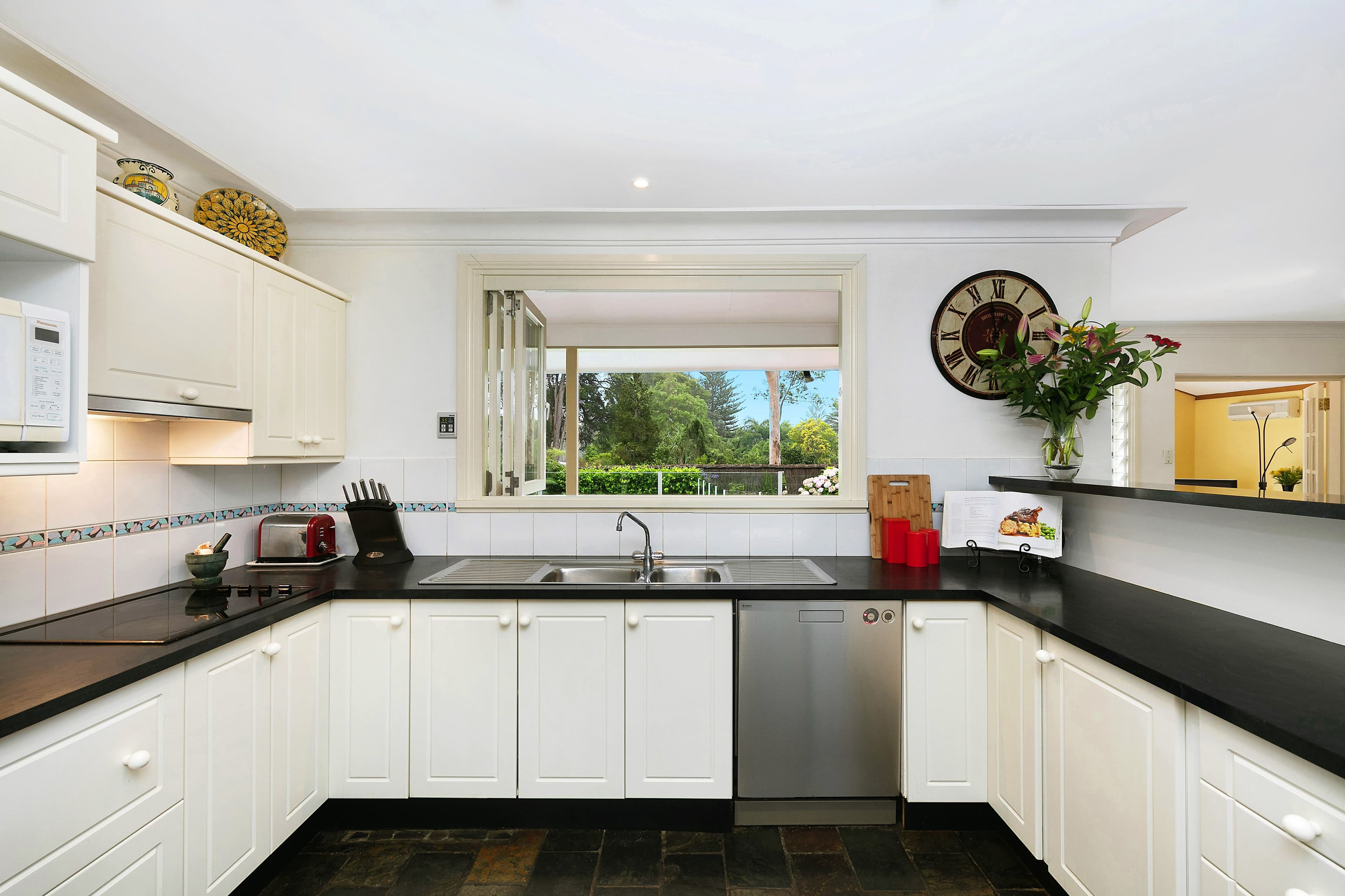31 Bareena Avenue, Wahroonga - Thumbnail 3