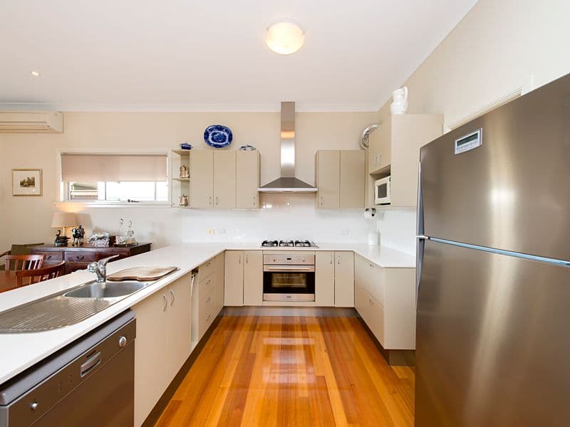 294 Verney Road East, GRACEVILLE QLD 4075, Graceville - Thumbnail 2