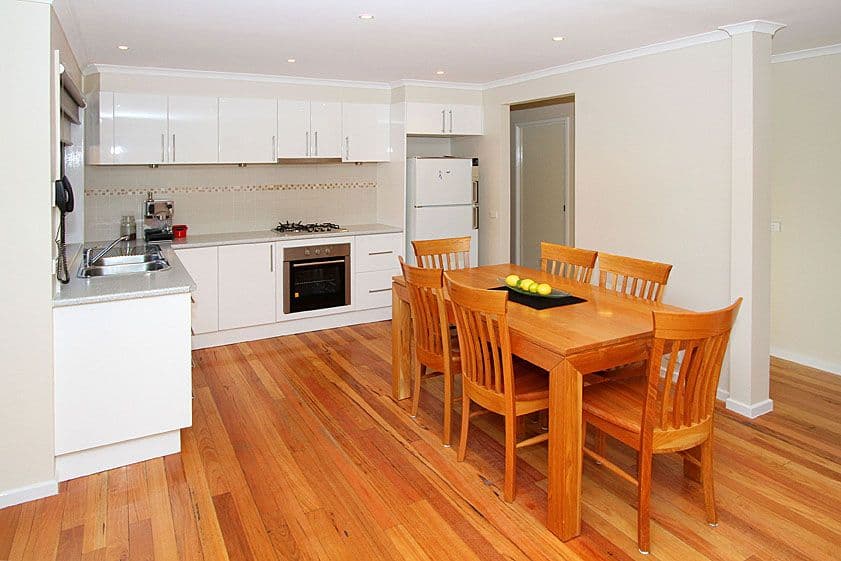 25 Hinkler Drive, MILL PARK VIC 3082, Mill Park - Thumbnail 2