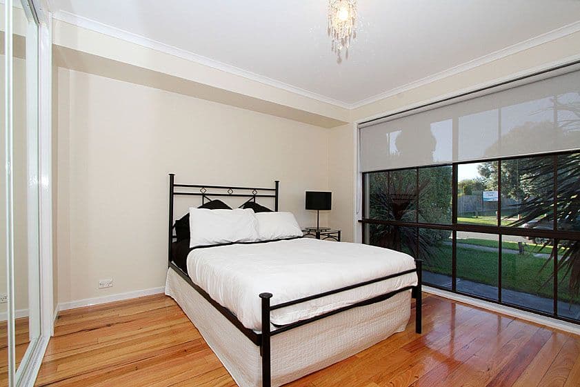 25 Hinkler Drive, MILL PARK VIC 3082, Mill Park - Thumbnail 5
