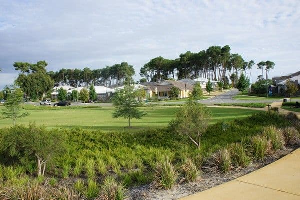 48 Erade Drive, PIARA WATERS WA 6112, Piara Waters - Thumbnail 4