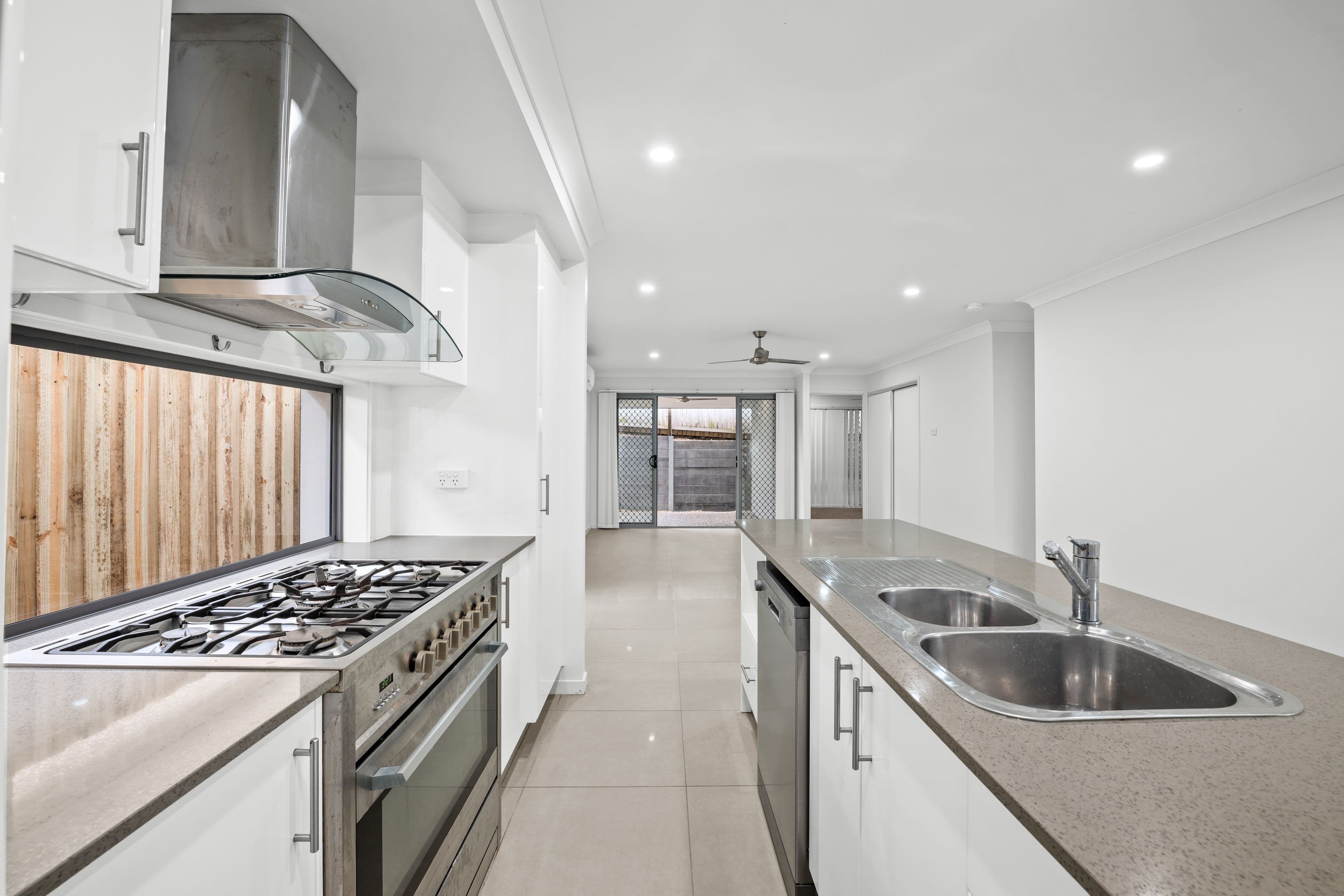 5 Springbrook Street, South Ripley QLD 4306, South Ripley - Thumbnail 2