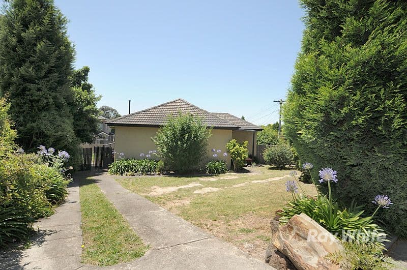 4 Sunline Avenue, NOBLE PARK NORTH VIC 3174, Noble Park North - Thumbnail 2