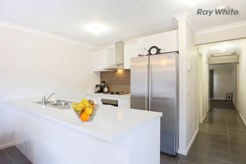184 Saltwater Promenade, POINT COOK VIC 3030, Point Cook - Thumbnail 2