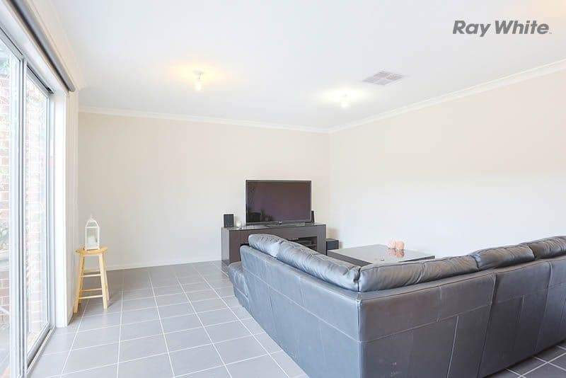 184 Saltwater Promenade, POINT COOK VIC 3030, Point Cook - Thumbnail 3
