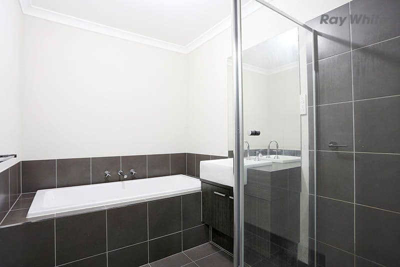 184 Saltwater Promenade, POINT COOK VIC 3030, Point Cook - Thumbnail 6