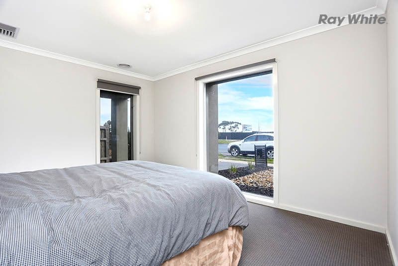 184 Saltwater Promenade, POINT COOK VIC 3030, Point Cook - Thumbnail 7
