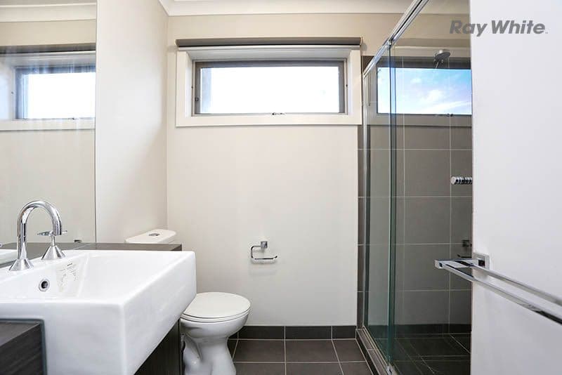 184 Saltwater Promenade, POINT COOK VIC 3030, Point Cook - Thumbnail 8