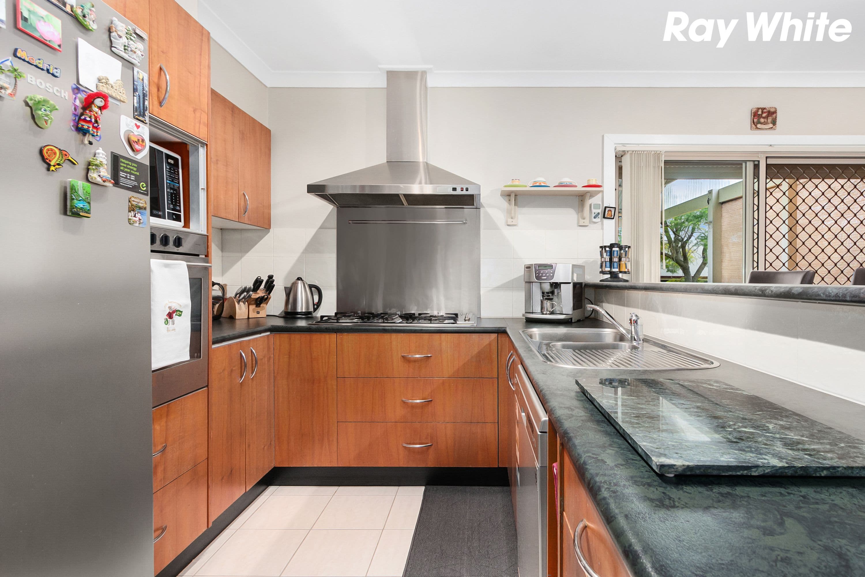 15 Deveney Street, Pakenham VIC 3810, Pakenham - Thumbnail 5