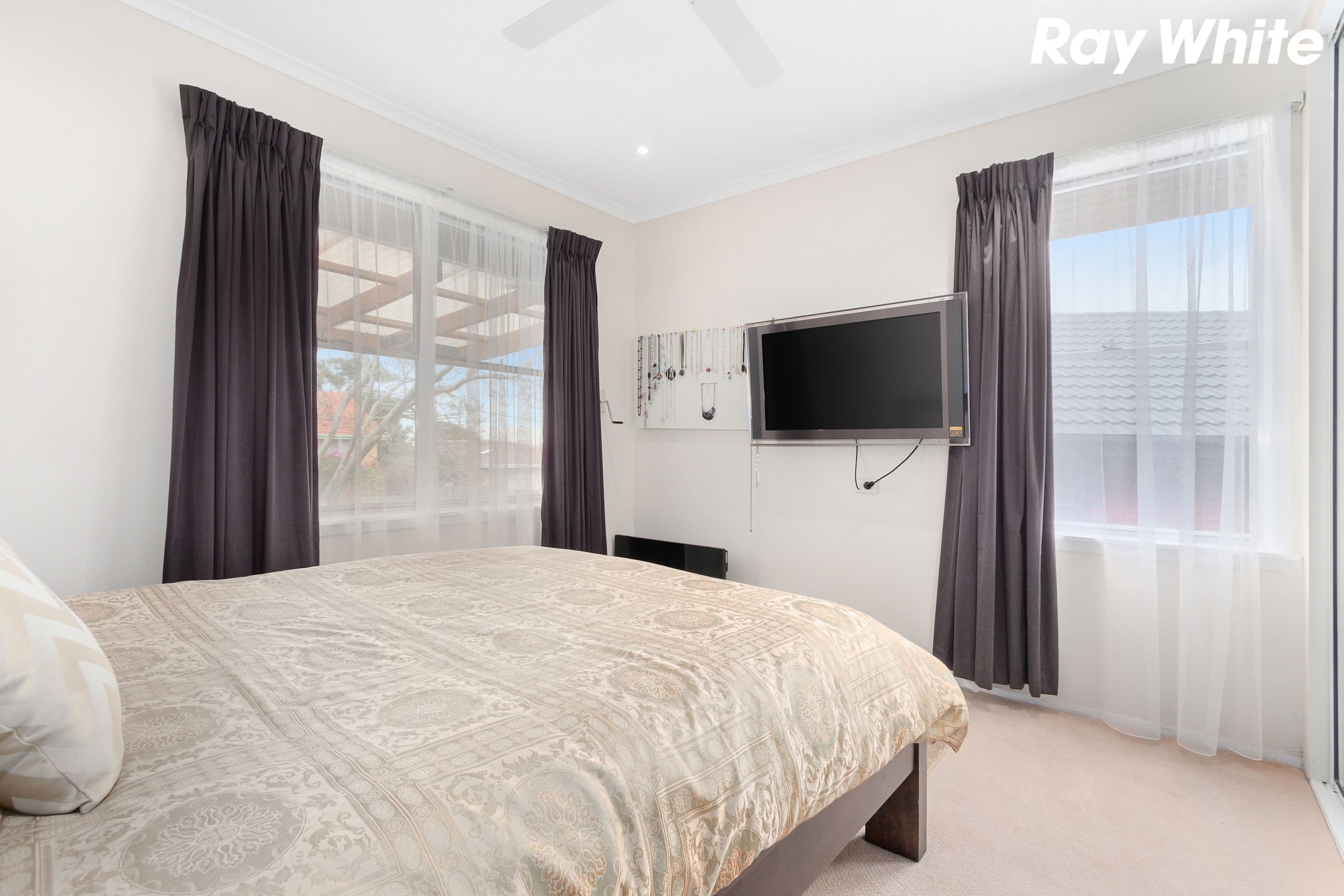 15 Deveney Street, Pakenham VIC 3810, Pakenham - Thumbnail 6