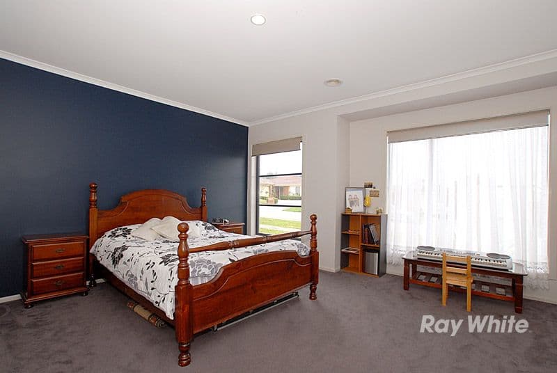 73 Earlsfield Drive, BERWICK VIC 3806, Berwick - Thumbnail 7