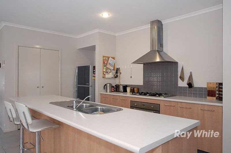 73 Earlsfield Drive, BERWICK VIC 3806, Berwick - Thumbnail 8