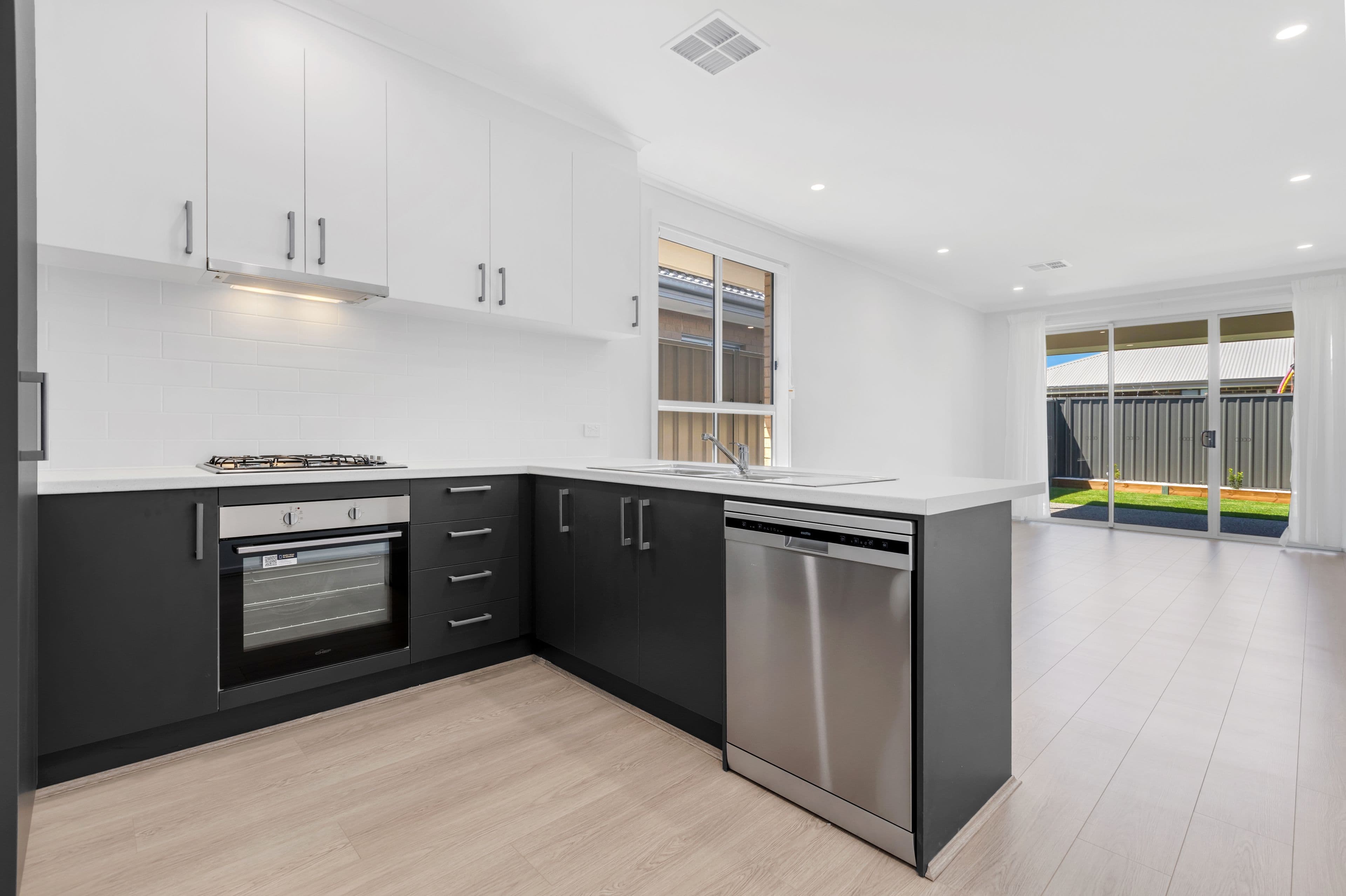 11 Maiolo Crescent, Blakeview SA 5114, Blakeview - Thumbnail 4