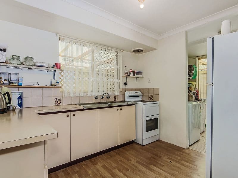 11 Murdoch Drive, GREENFIELDS WA 6210, Greenfields - Thumbnail 5