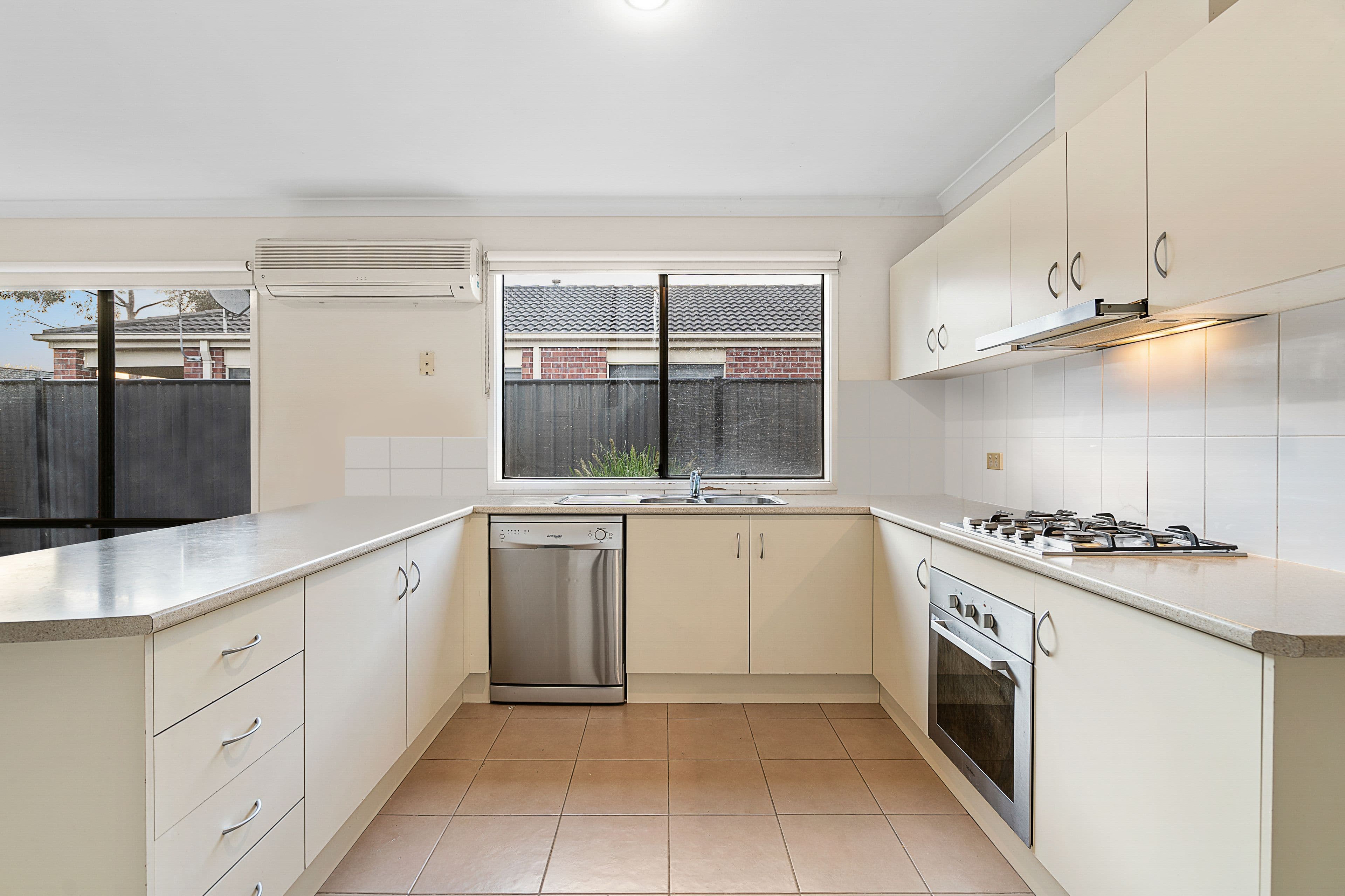 5 Sherrington Grange, DERRIMUT VIC 3026, Derrimut - Thumbnail 3