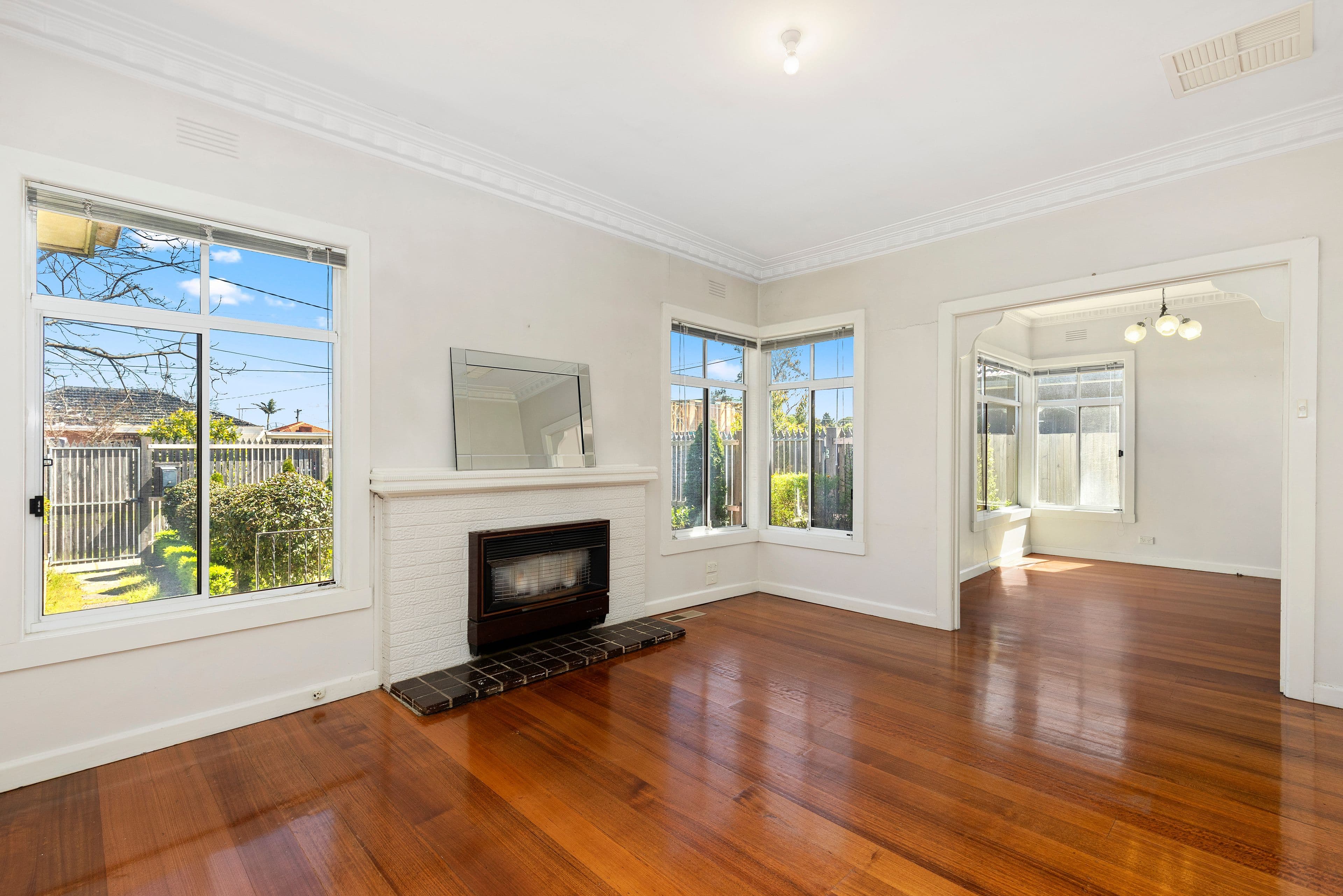 18 Mena Avenue, Cheltenham VIC 3192, Cheltenham - Thumbnail 2