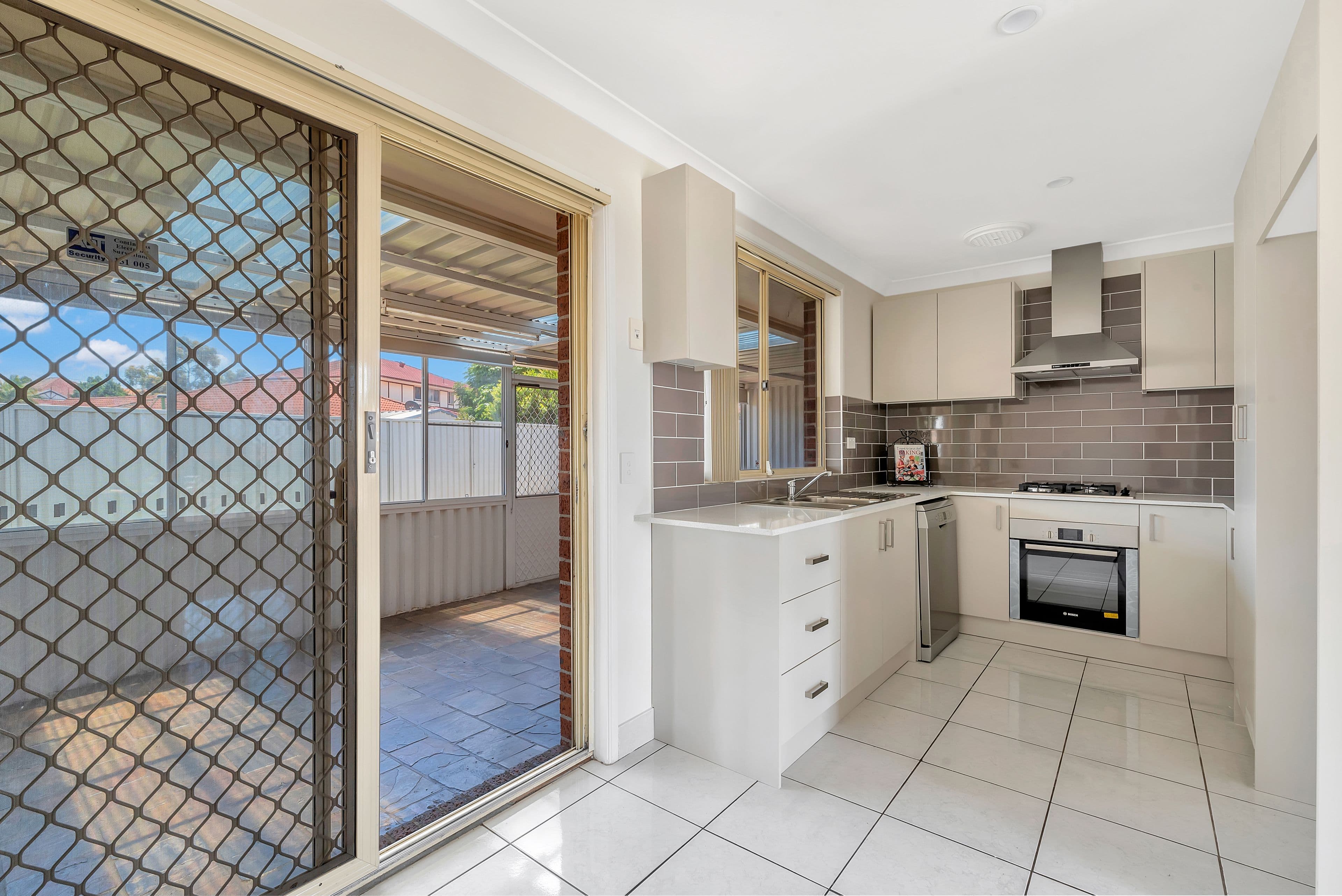 18 Duck Place, Hinchinbrook - Thumbnail 2