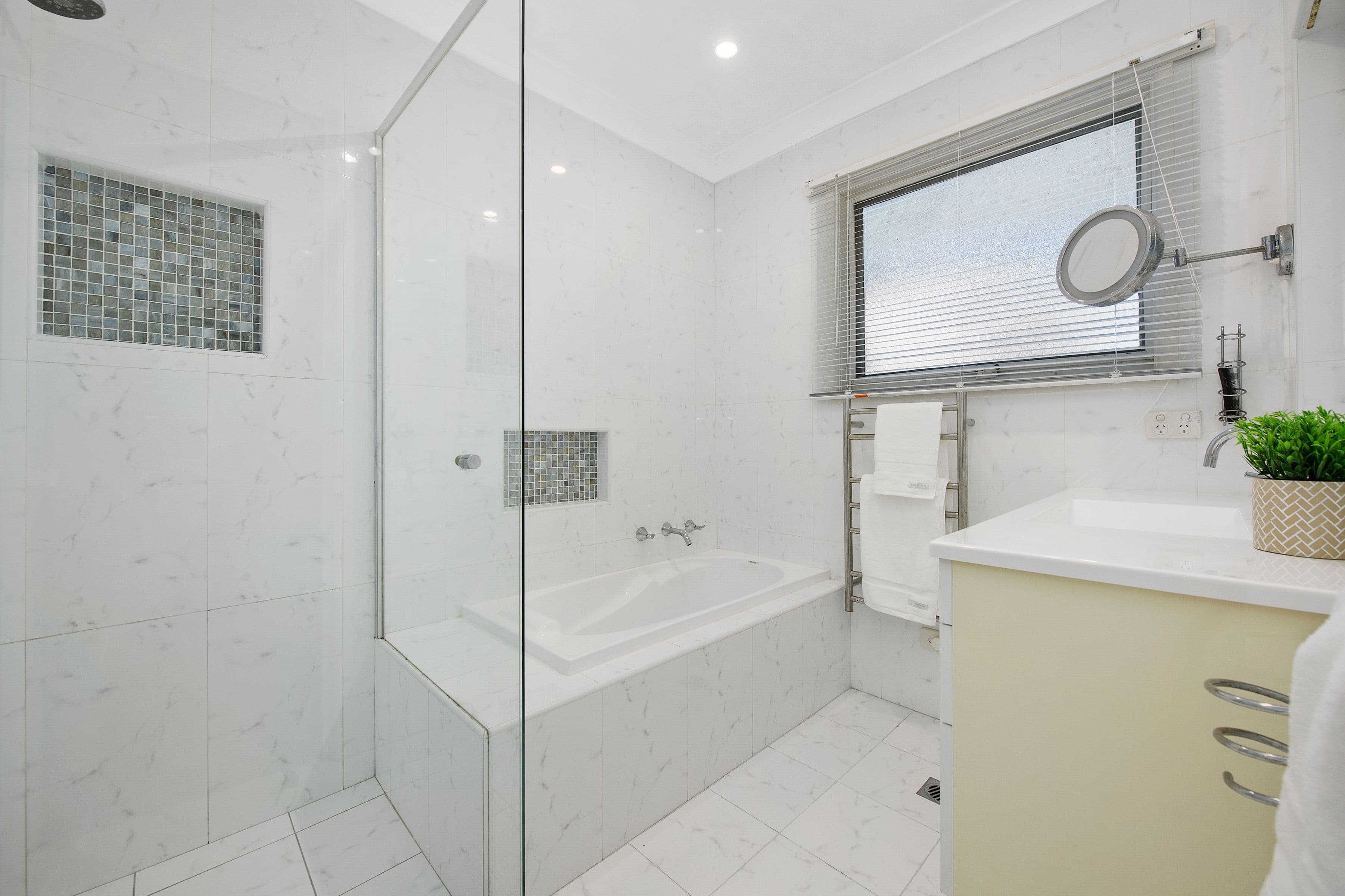 18 Sunset Avenue, Hornsby Heights NSW 2077, Hornsby Heights - Thumbnail 7