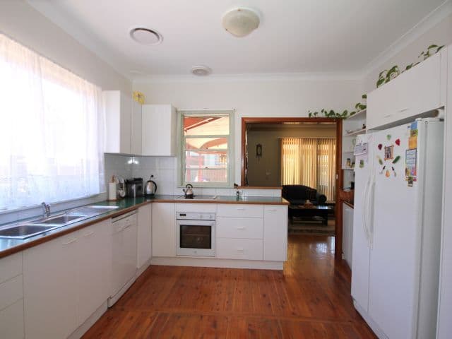 14 Rabaul Road, GEORGES HALL NSW 2198, Georges Hall - Thumbnail 3