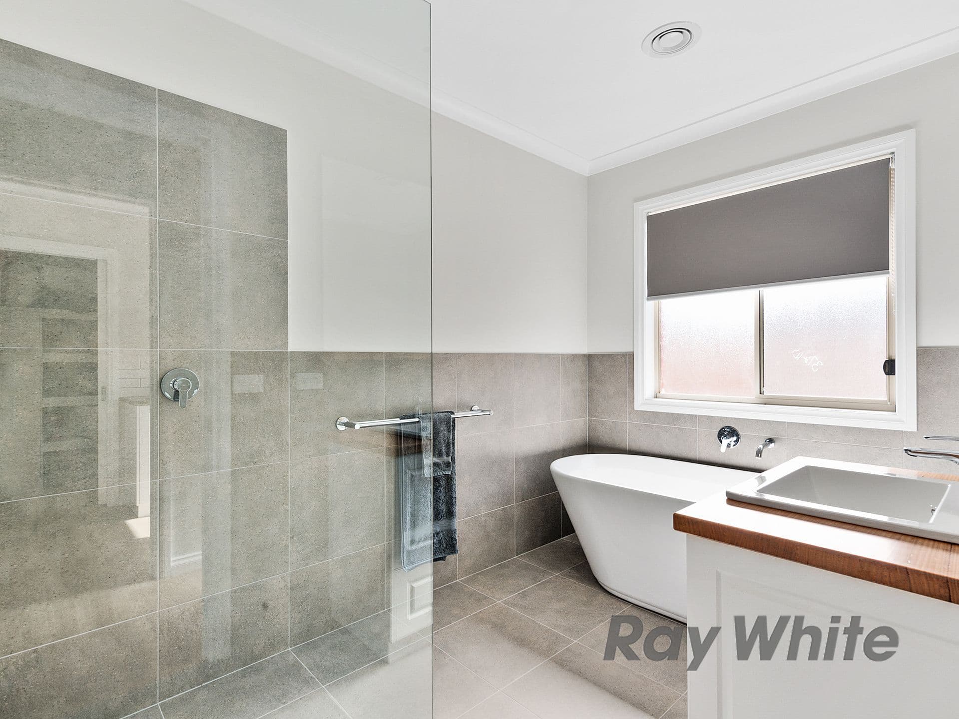 16 Simkin Drive, Benalla VIC 3672, Benalla - Thumbnail 7