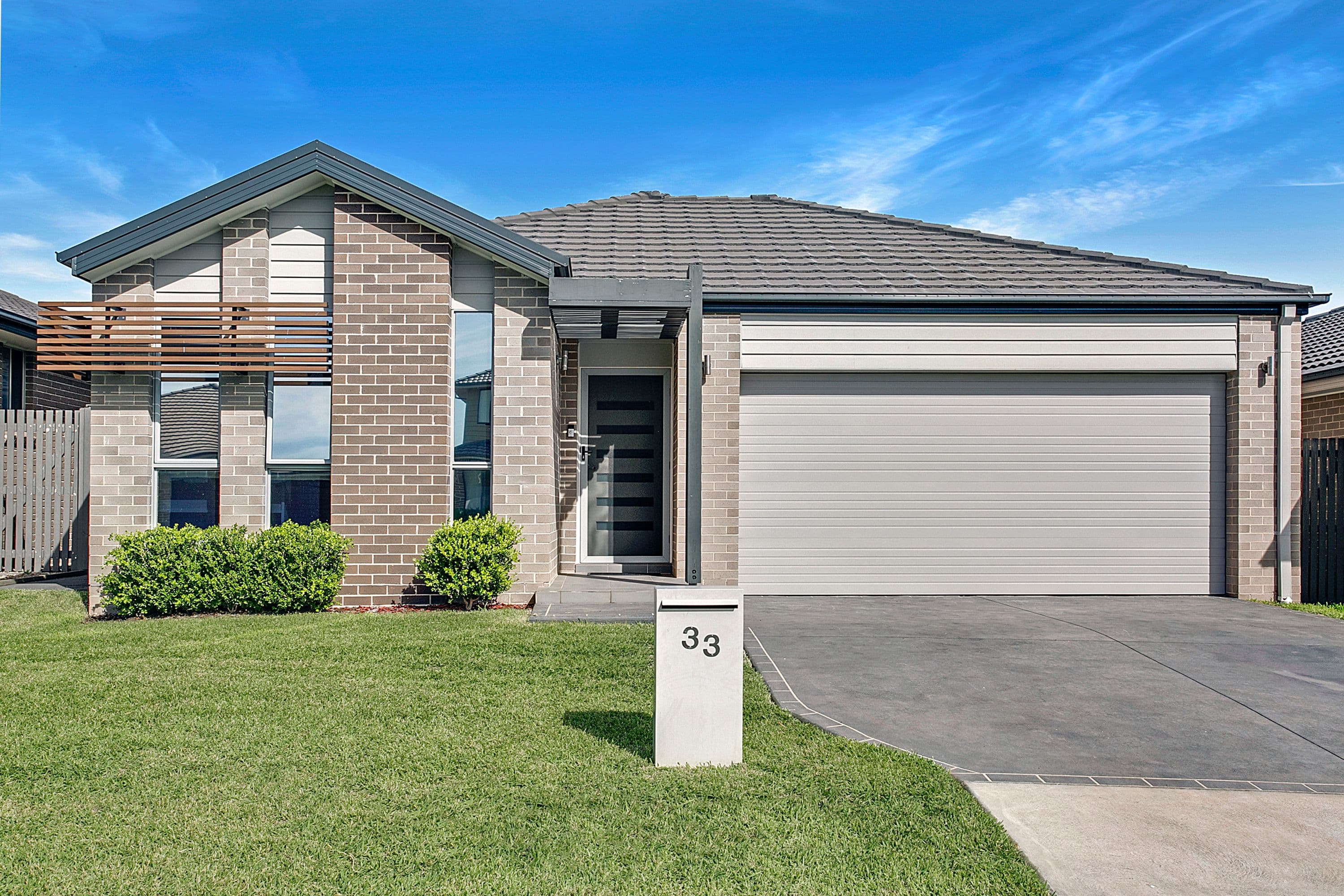 33 Hargrave Avenue, Middleton Grange NSW 2171, Middleton Grange - Image 1