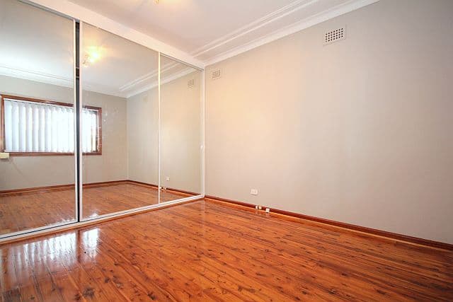 12 Bulwarra Avenue, SEFTON NSW 2162, Sefton - Thumbnail 4