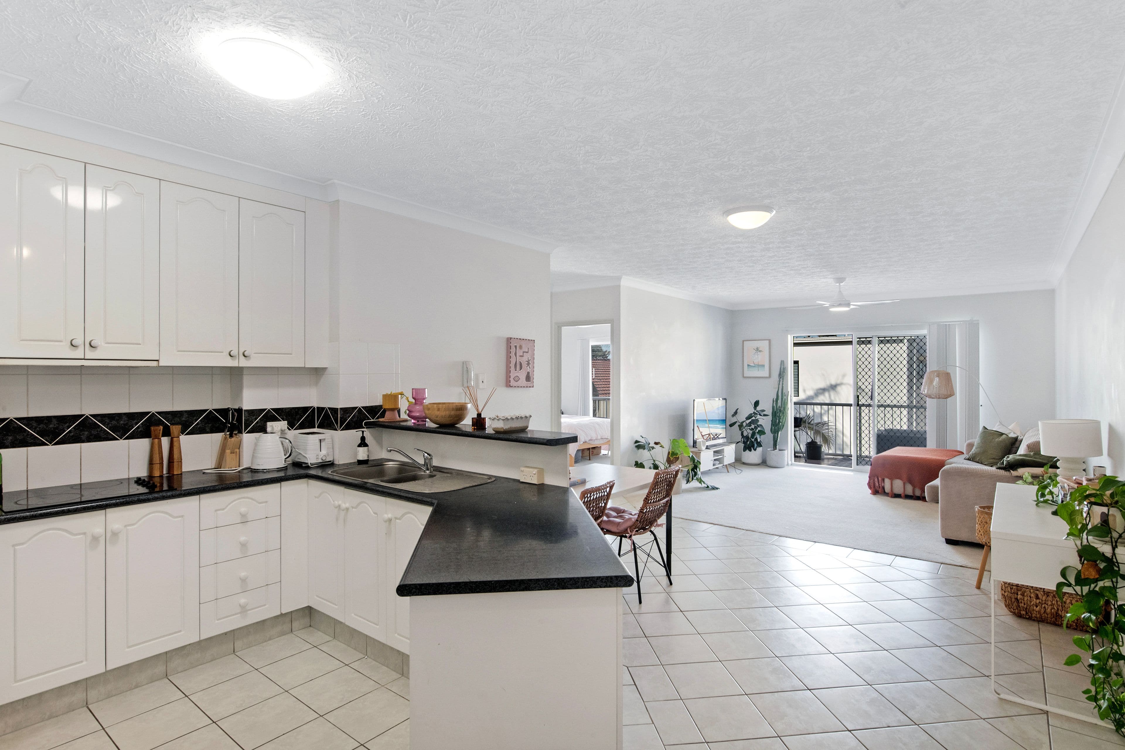 29 Seagull Avenue, Mermaid Beach QLD 4218, Mermaid Beach - Thumbnail 2