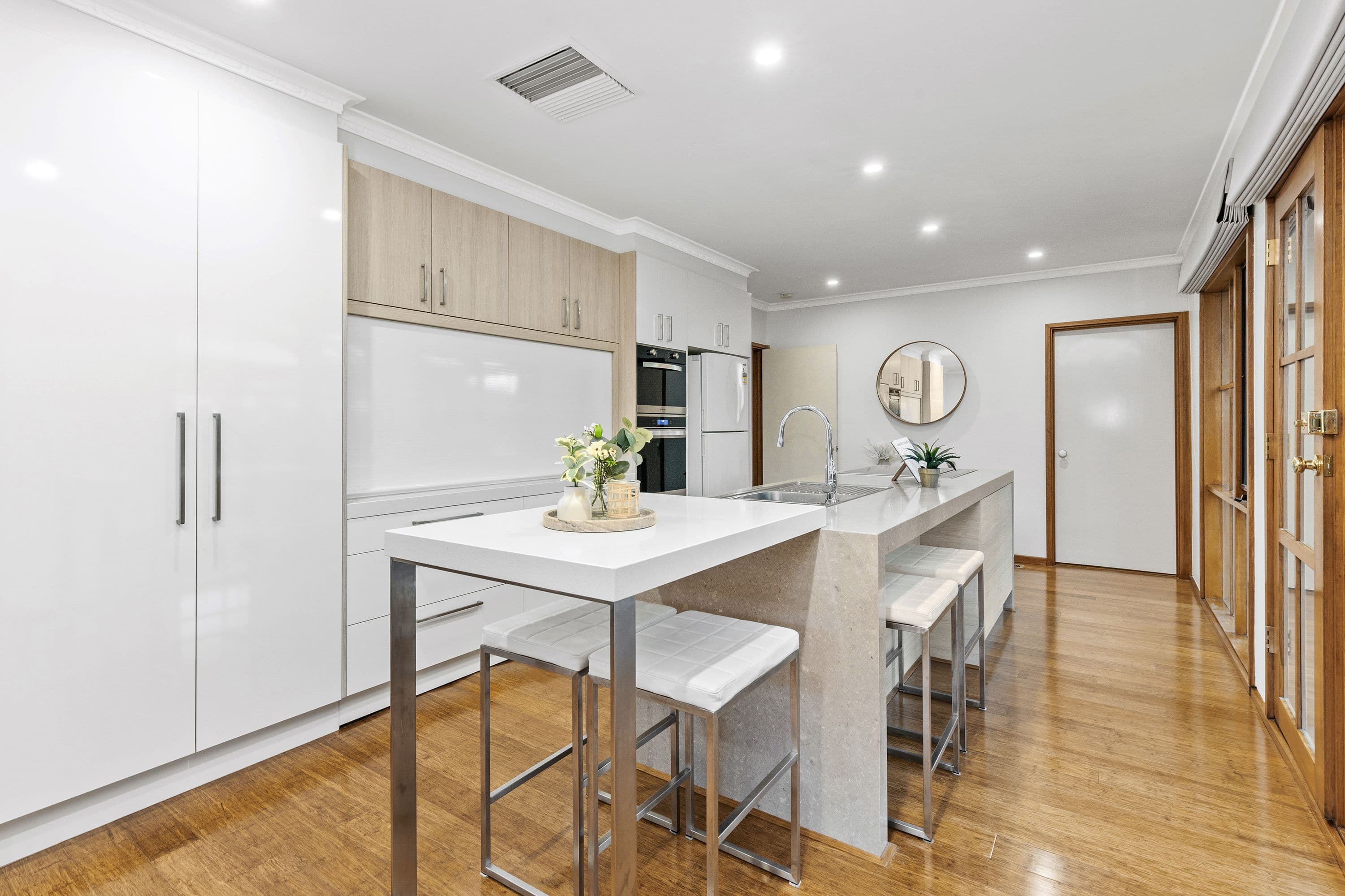 17 Dayan Drive, Wantirna South VIC 3152, Wantirna South - Thumbnail 2